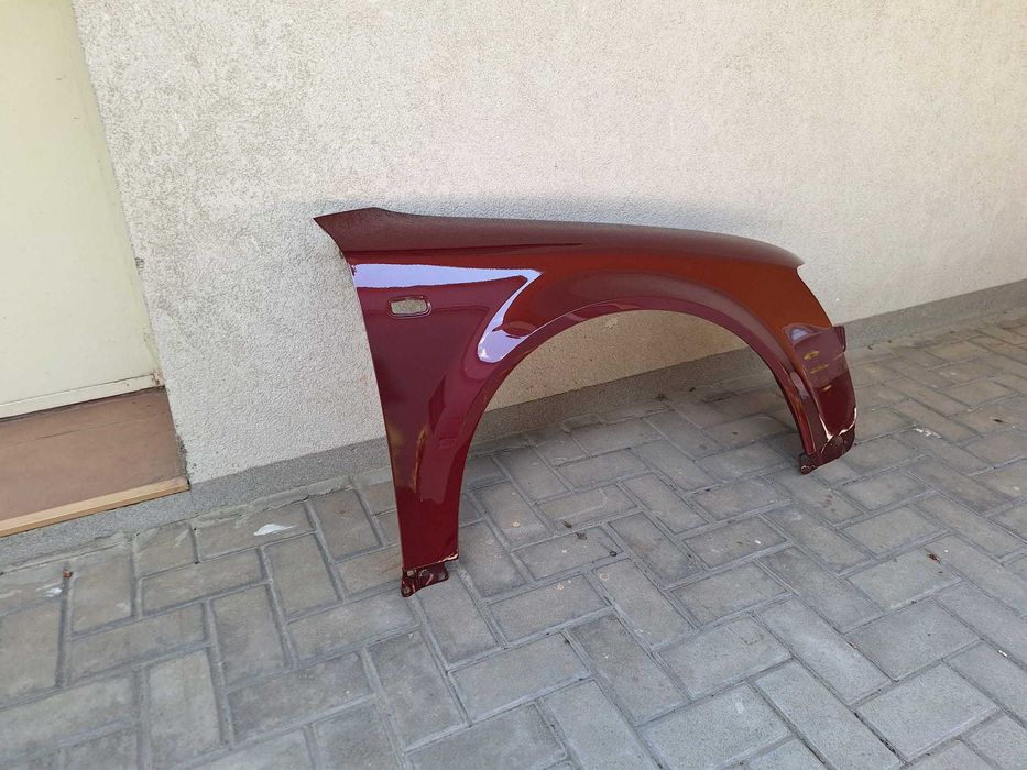 Aripa Fata Dreapta Audi A4 B6 An 2000-2004 Vopsita Rosu