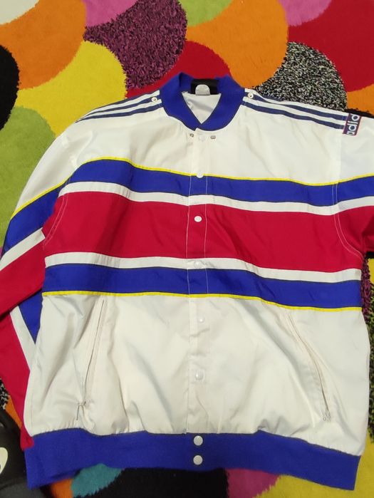 Vând jachetă Adidas