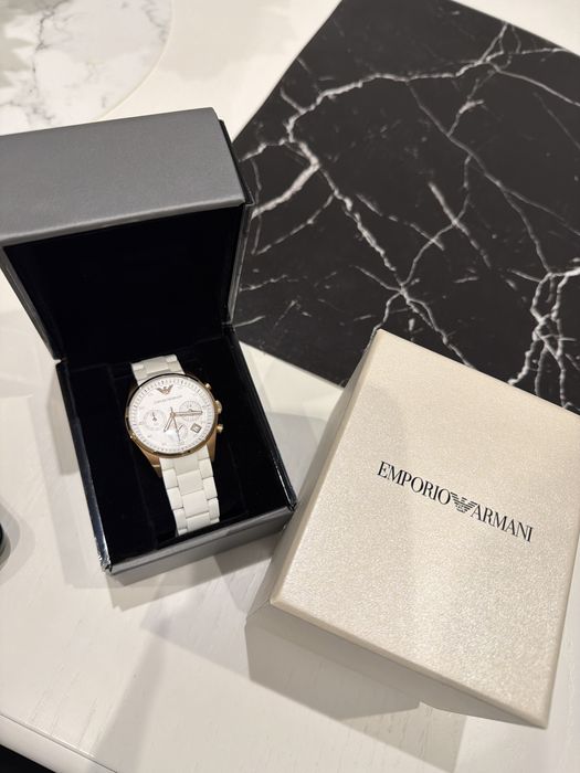 Бял дамски часовник Emporio Armani AR5920