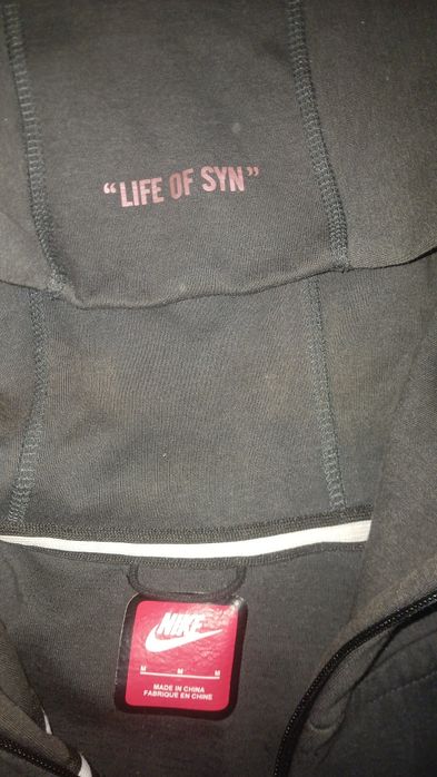 Продам течку tech fleece syna world