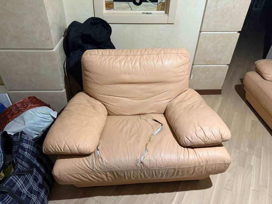 Диван с креслом