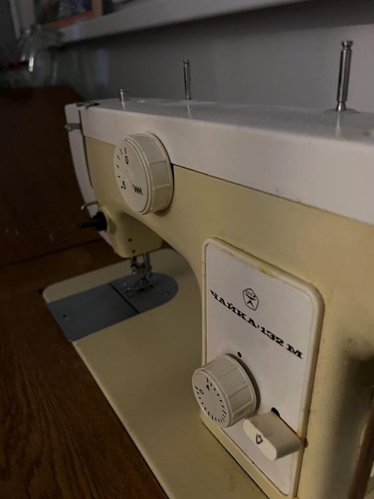 Швейная машинка Чайка132м