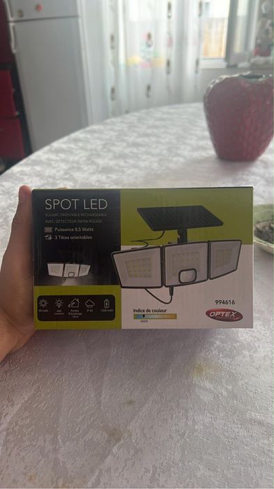 Proiector solar rotativ