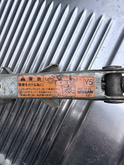 Продам домкрат оригинал