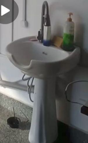 Guzalik saloni uchun jixozlar sotiladi