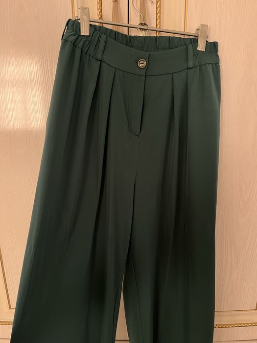 Женский костюм двойка , в темно-зеленом цвете