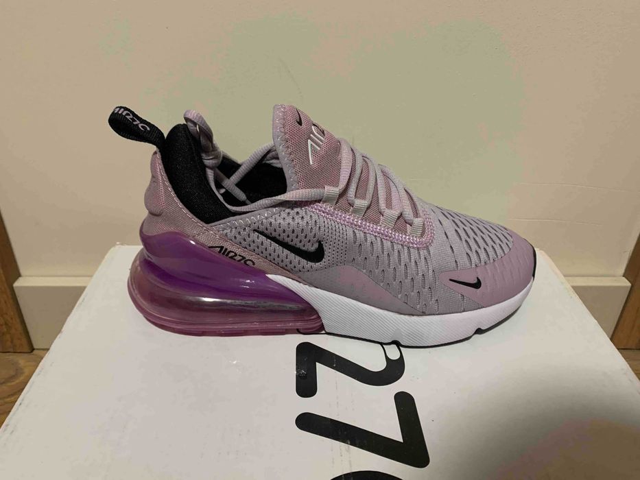 Нови оригинални дамски маратонки Nike Air Max 270 размер 37.5