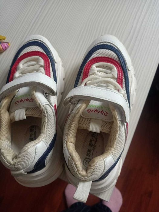 детские кроссовки