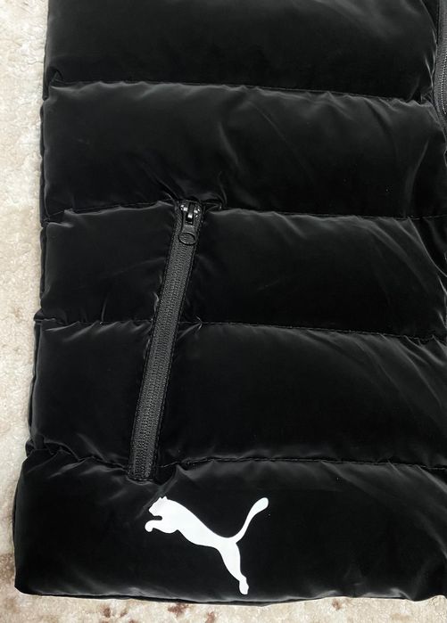 Vând vesta noua de bărbați Puma