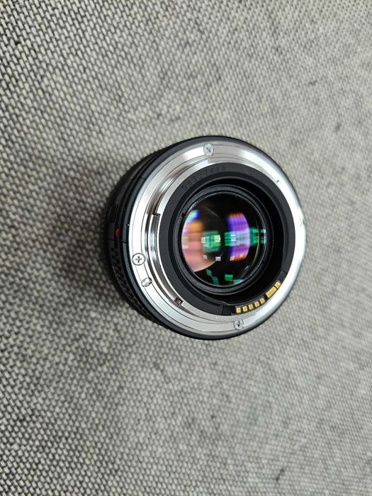 Canon EF 50mm f1.4 обектив
