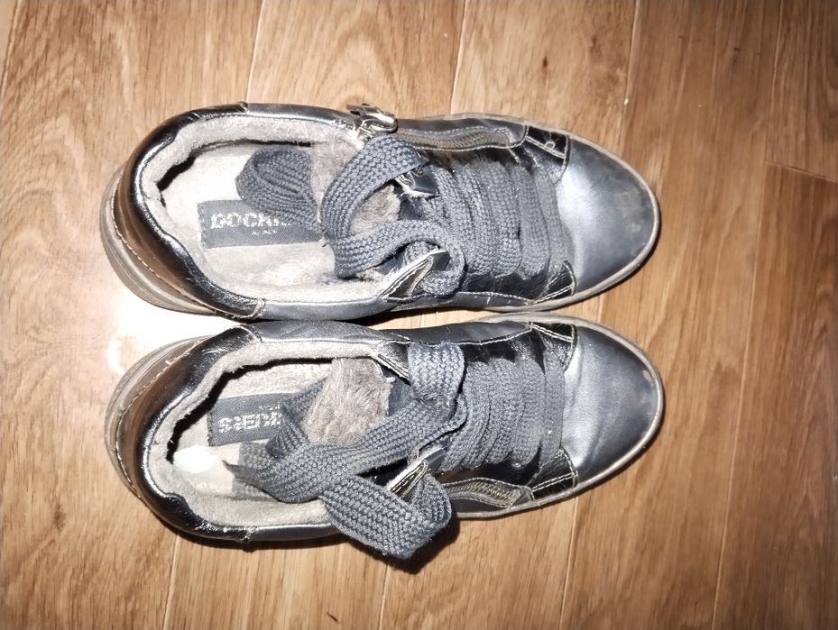 Продам кеды женские