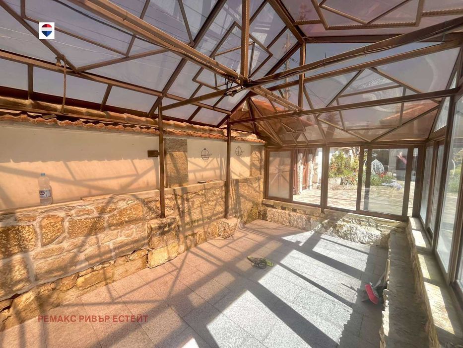 Къща на два етажа за продажба в с. Красен