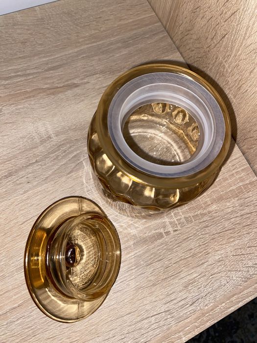 Продается Стеклянная банка