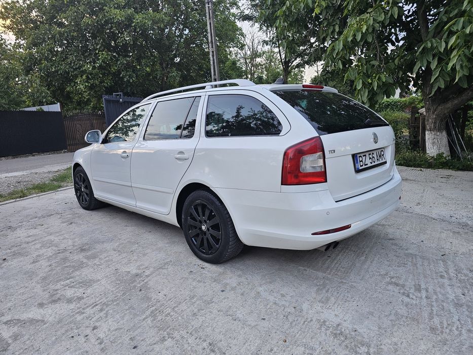 SKODA Octavia 2010 — imagine 4