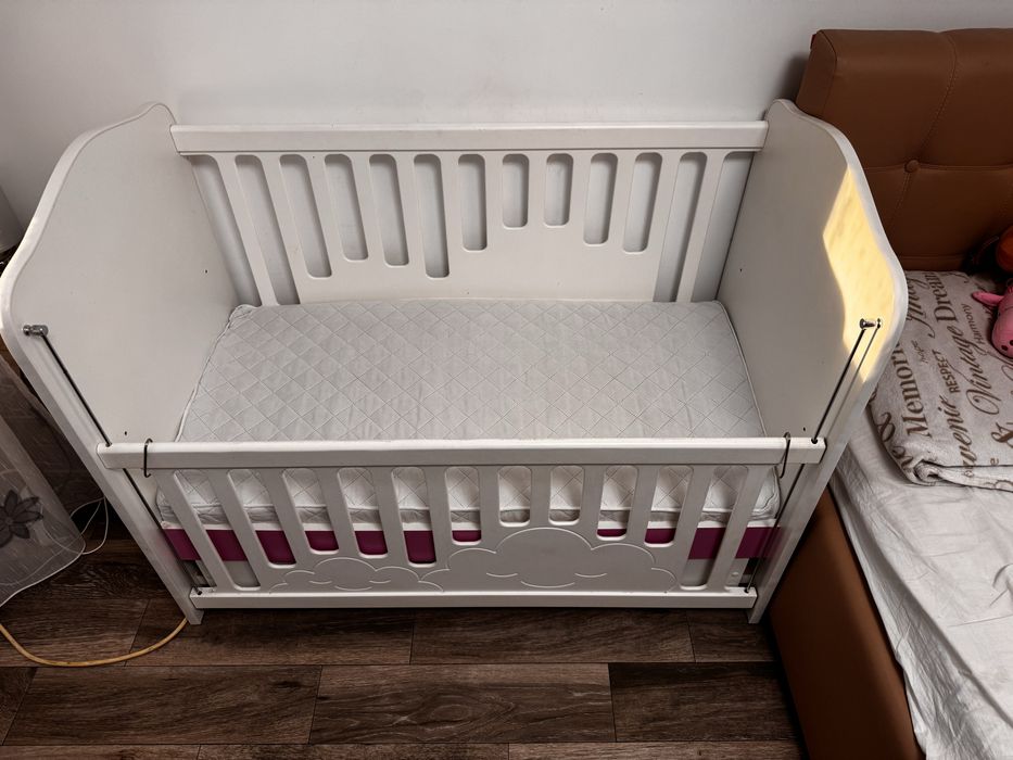 Vând  Pătuț  bebe culisant