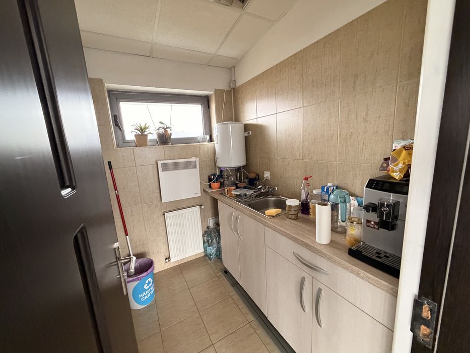 Birou 70 mp cu panorama deosebita, terasa si parcare, Frunzisului 76