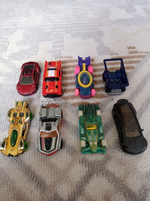 Машинки Hot Wheels оригинал (б/у, есть царапины)