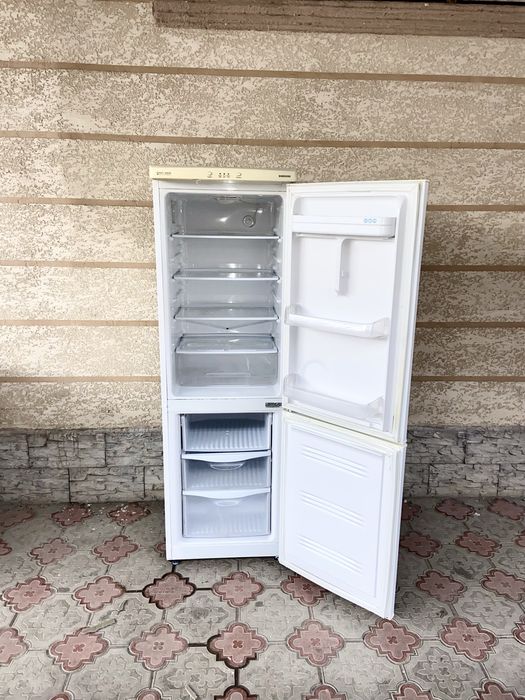 Продам холодильник Самсунг рабочая 100%