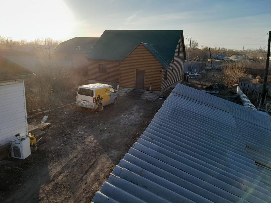 Продам два дома на одном участке