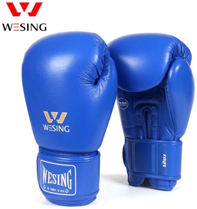 Перчатки и шлем