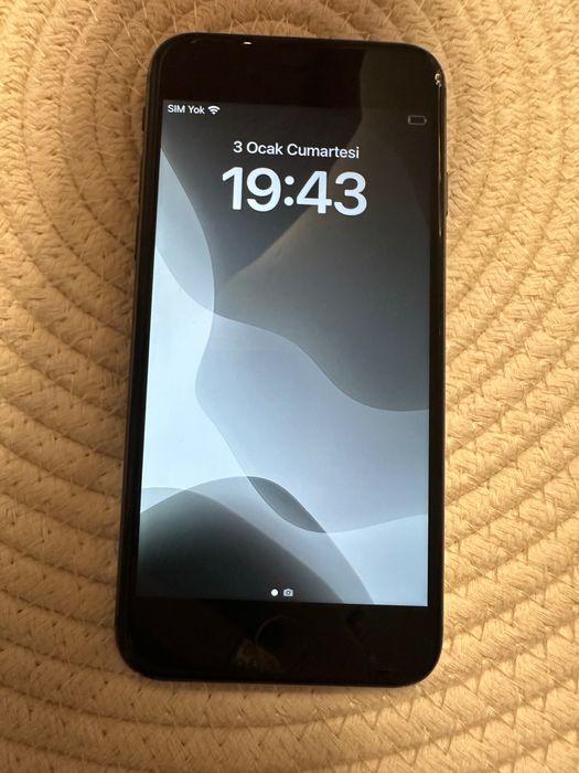 iphone 8 цвят черен