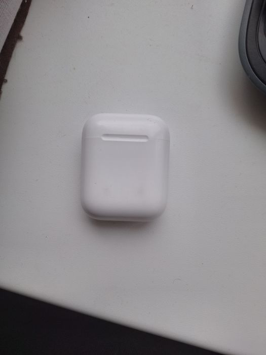 AirPods 2 поколения оригинал (б/у)