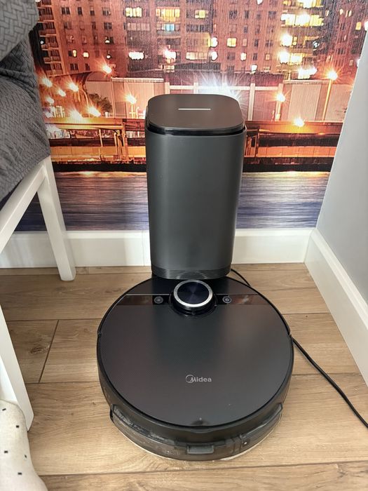 Робот пылесос Midea