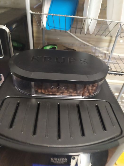 Автоматична кафемашина Крупс в гаранция.