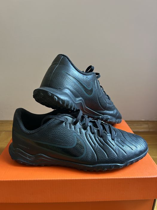 Обувки за футбол Nike JR Legend 10 club tf