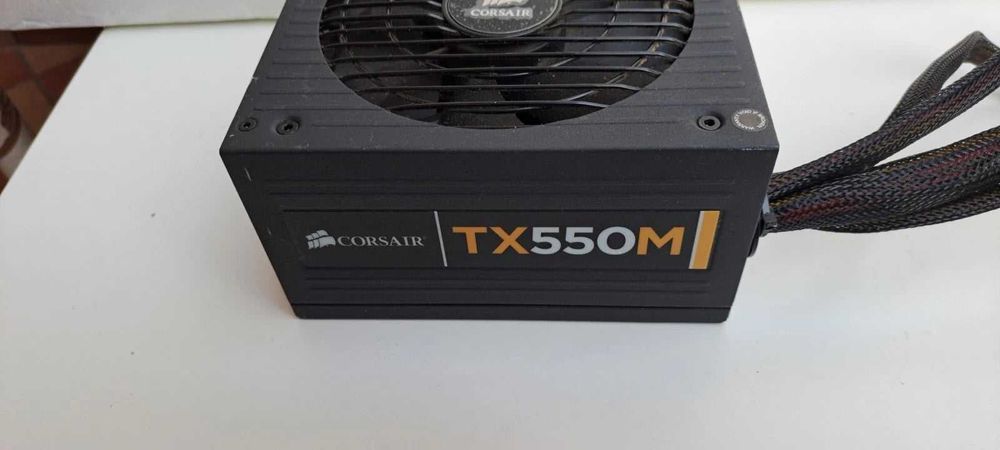 Corsair TX550M — 550 Watt 80 Plus® Gold захранване psu