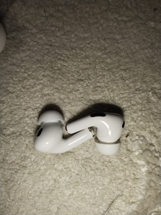 Air pods 2pro treat