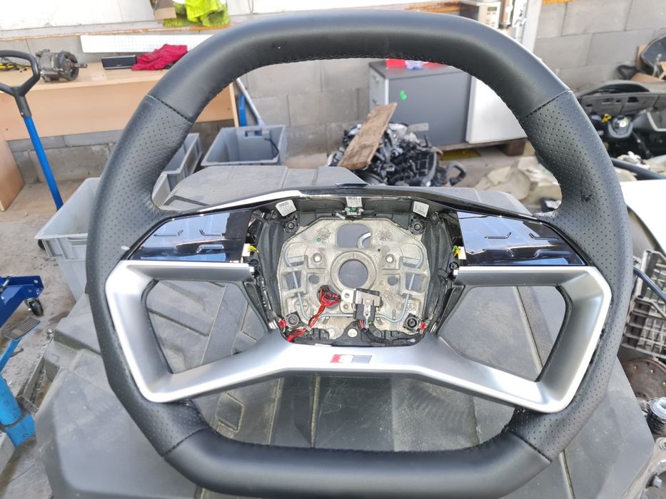 Volan Audi E Tron model nou