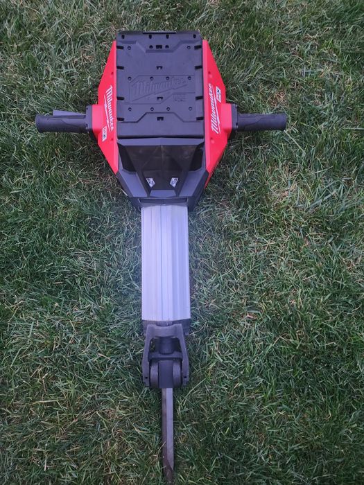 Vând scule profesionale milwaukee