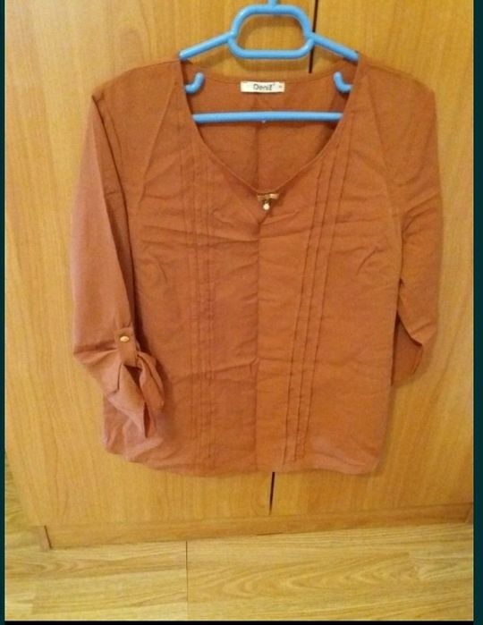 Vând mai multe bluze damă