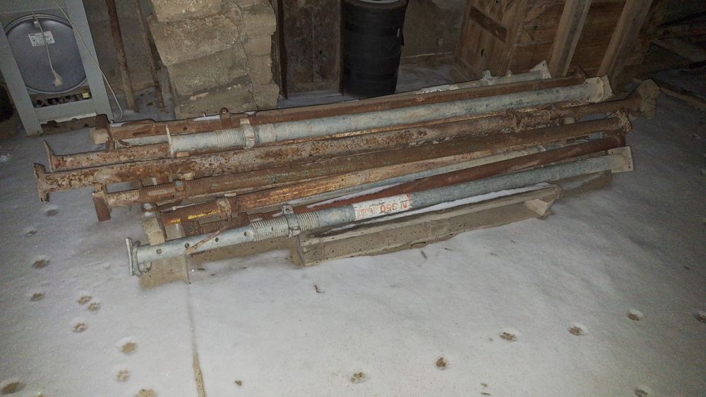 Домкрат строительный