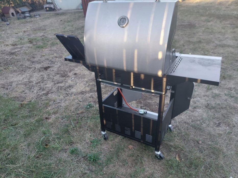 Gratar pe gaz grillmeister NOU