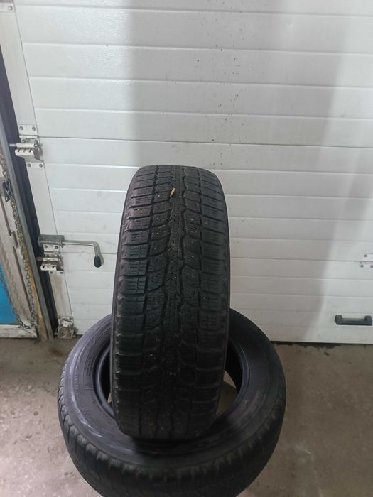 Продам зимние шины R15.