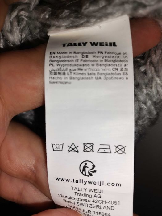 Нова блузка/пуловер на марката TALLY WEiJL