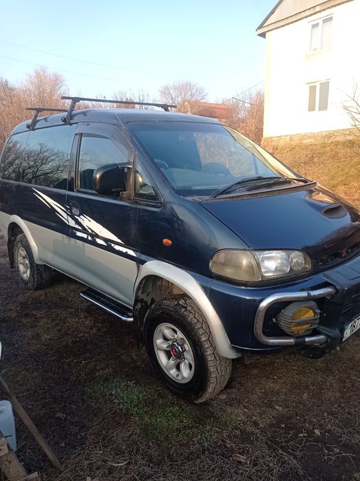 Продам Митсубиси Делику