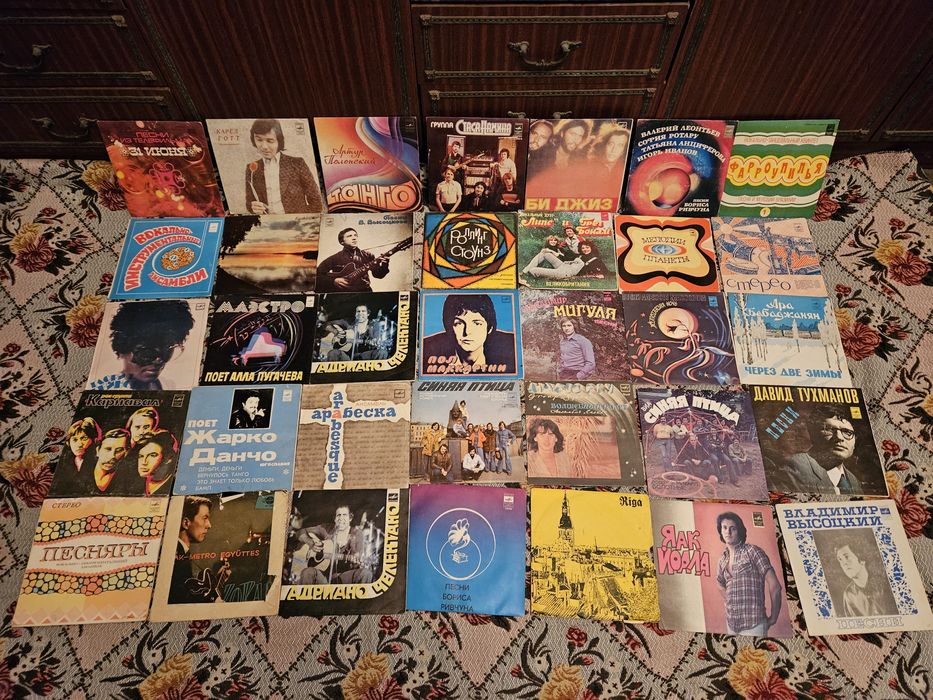 Пластинки по 500 тенге