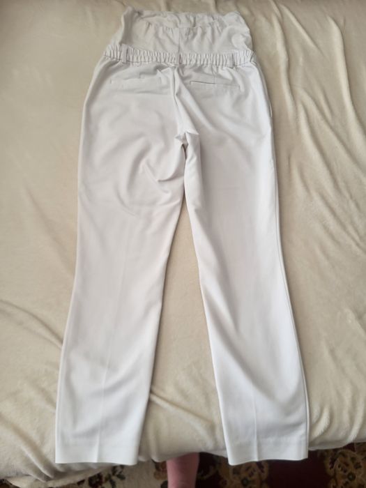Vand pantaloni gravide M si L H&M