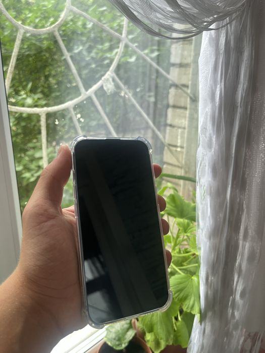 iPhone айфон 13 в около идиальном состоянии