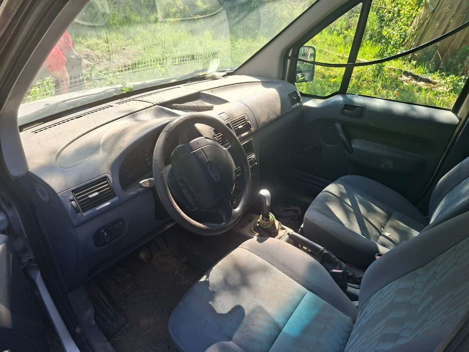 Vând Ford tourneo