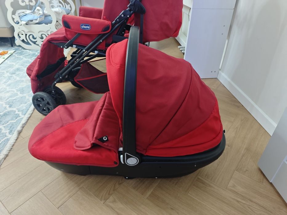 Коляска chicco в отличном состоянии