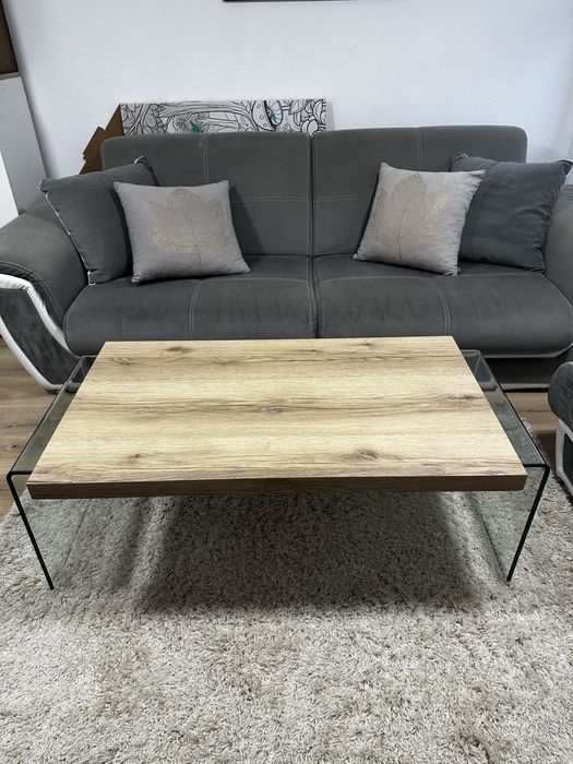 Дизайнерска холна маса