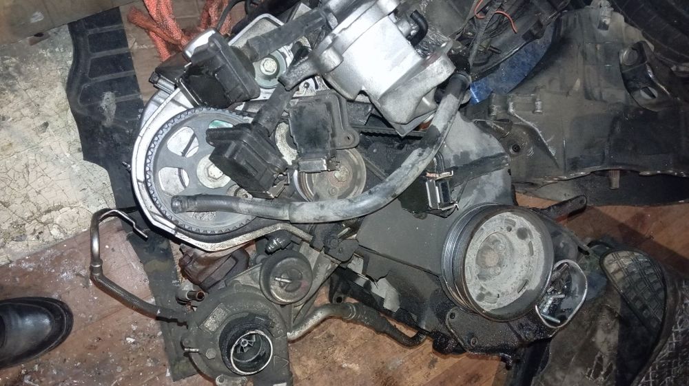 Запчасти на     примера и мерс 124 102 двиг