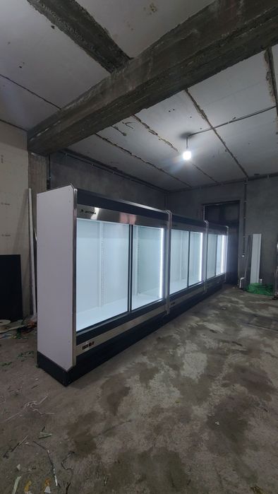 Витрина горка шкаф холодильник