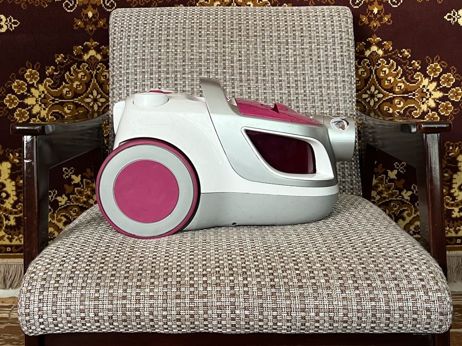 Пылесос Electrolux ZTI7610