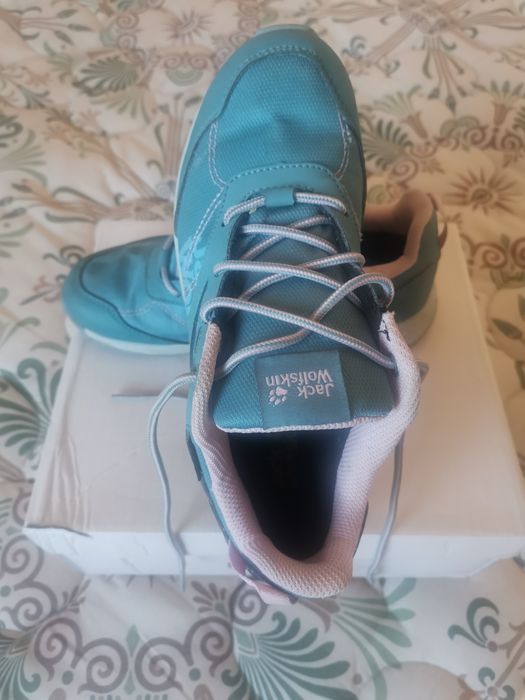 Туристически обувки- Jack Wolfskin 34 номер.