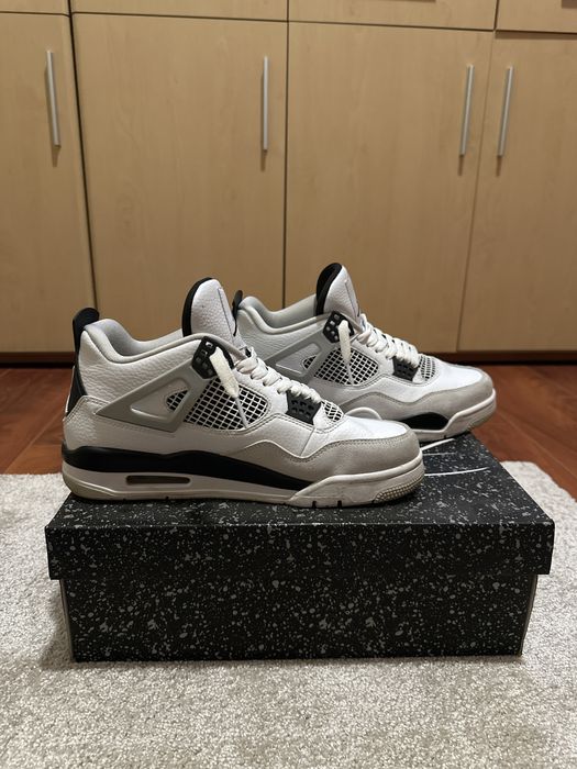 Nike Air Jordan 4 Retro Military Black